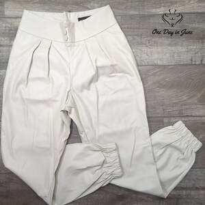 Gabrielle Union Faux Leather Jogger Pants Ivory Pleated NWT Size M